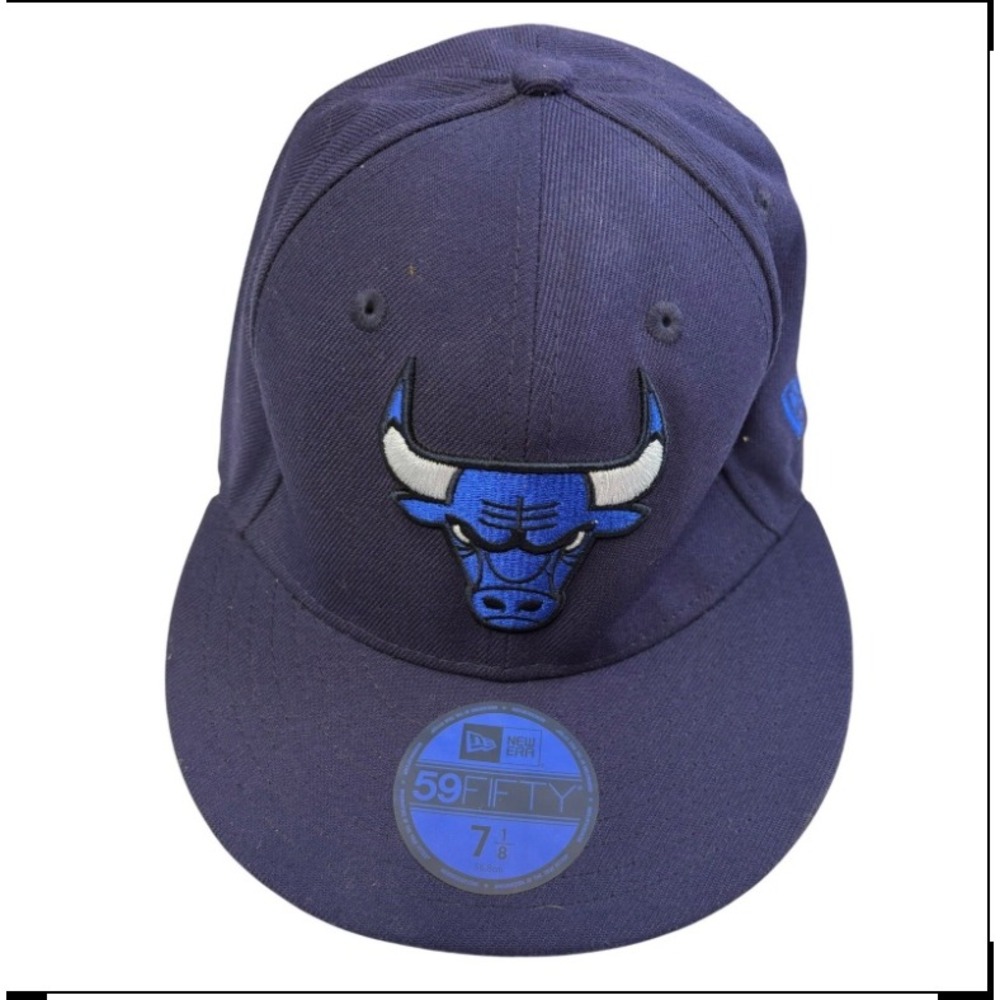 New Era 59FIFTY Chicago Bulls NBA Fitted Hat Navy Blue Size 7 1/8